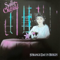 Oldfield, Sally - Strange Day In Berlin, D